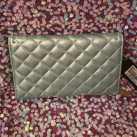 Badgley Mischka Silver Sky blue Quilted Bag - Picture 3 of 9